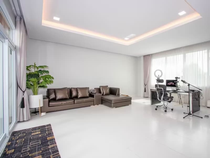 Luxury Minimalist