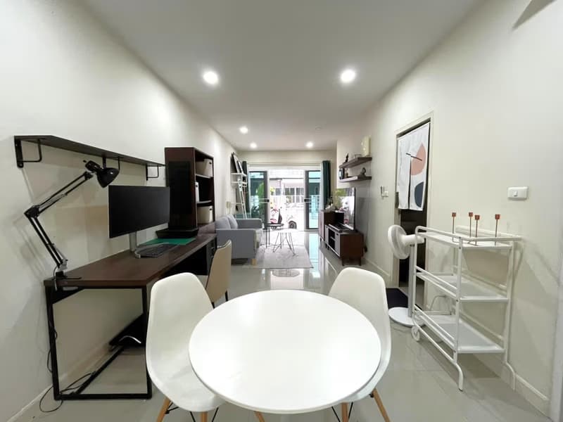 2 Bed Townhouse for Rent in Mueang Chiang Mai