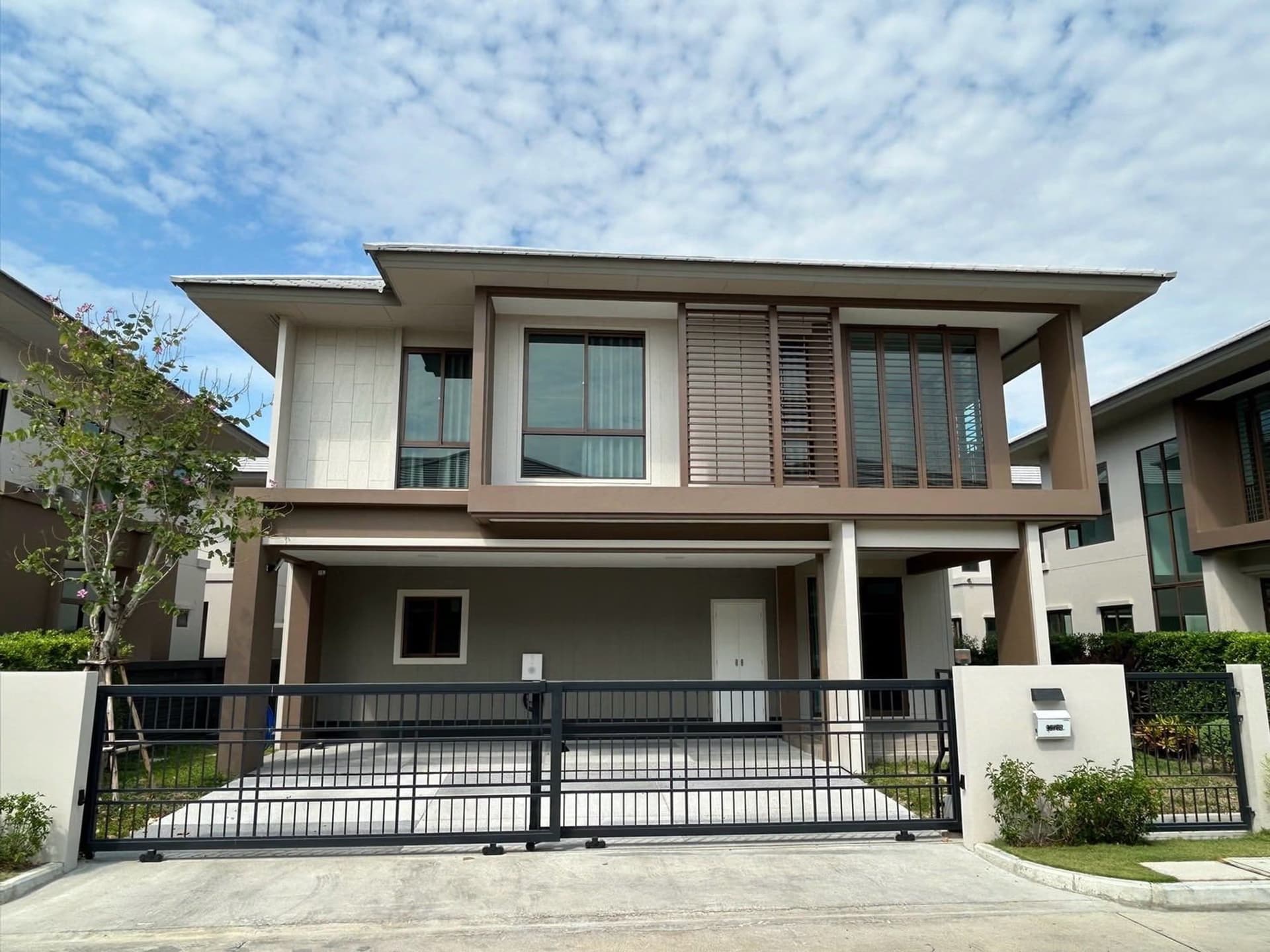 4 Bed House for Sale in Bang Kapi - Image 1