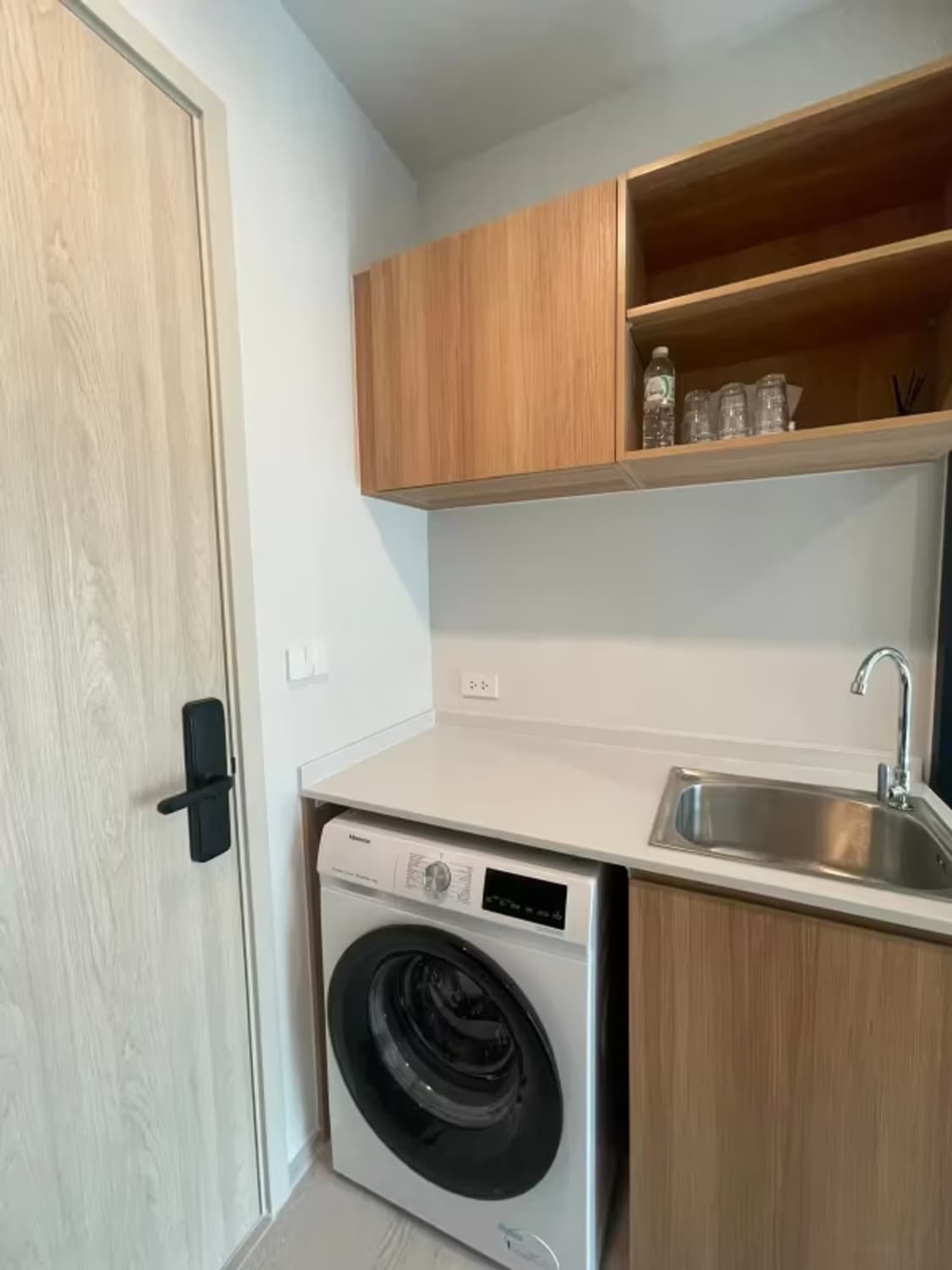 1 Bedroom Condo - Image 1