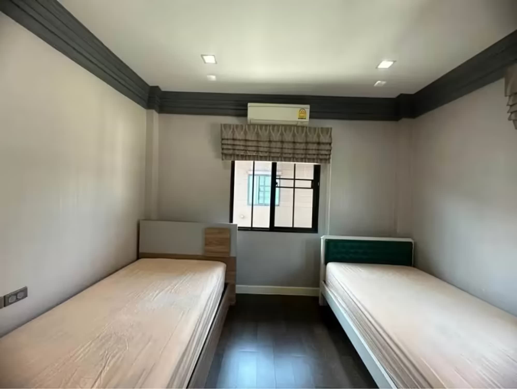 4 Bedroom House - Image 12