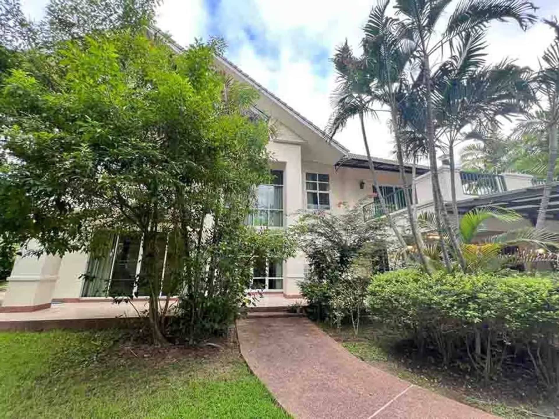5 Bedroom House - Image 53