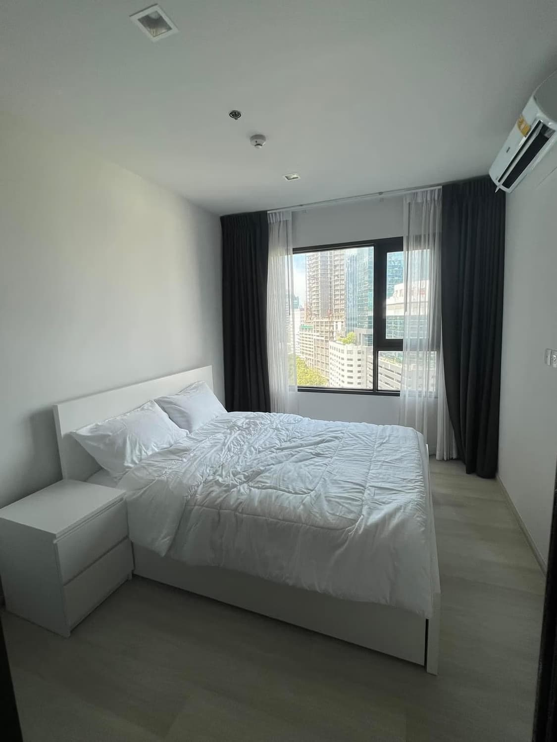 Condo for Rent at Life One Wireless - Image 1