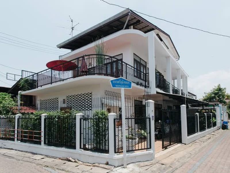 5 Bed House for Rent in Mueang Chiang Mai