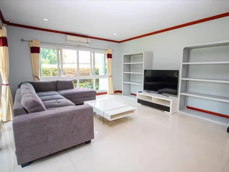 6 Bedroom House