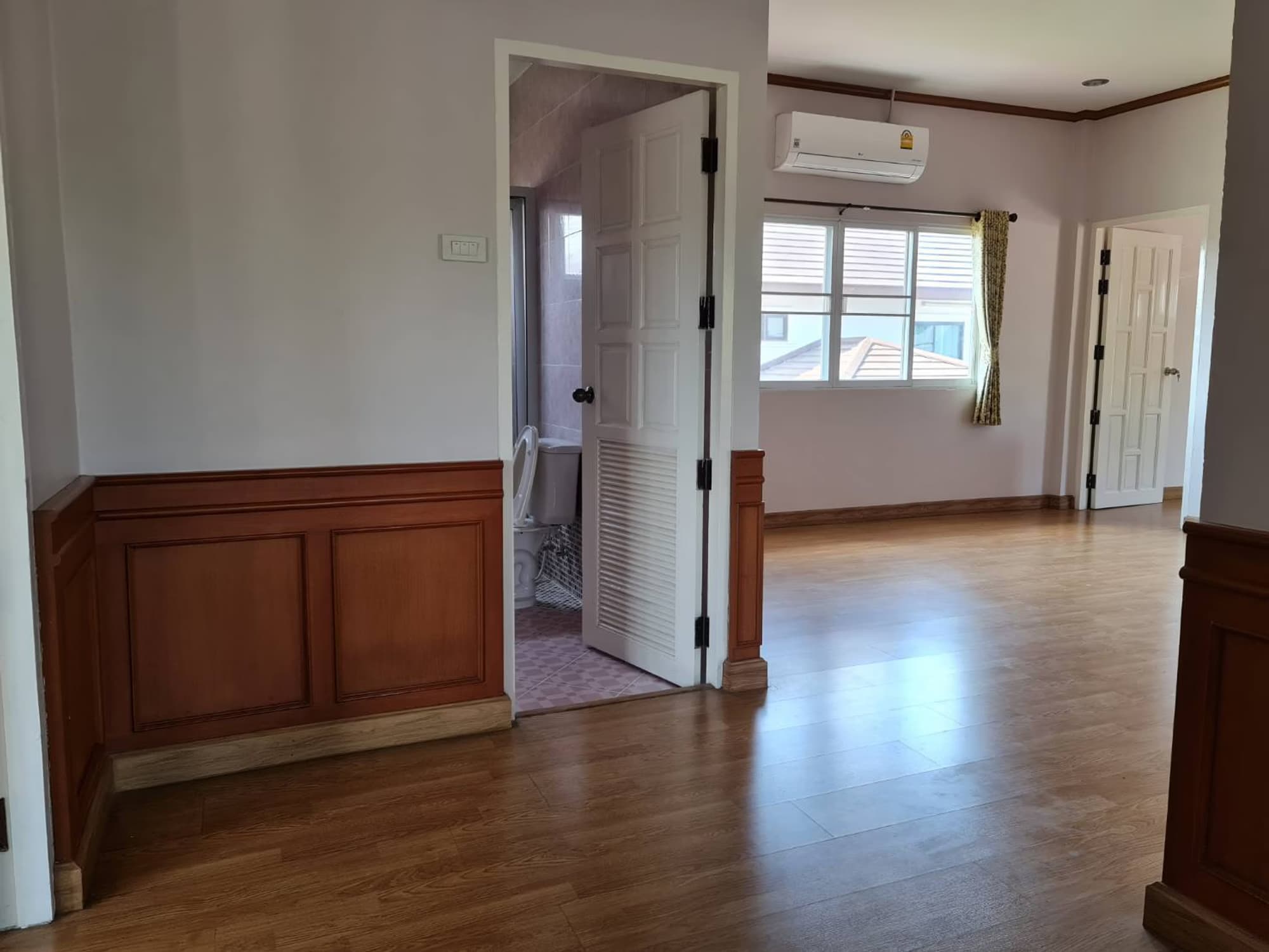 4 Bed House for Rent and Sale in San Kamphaeng - Image 12