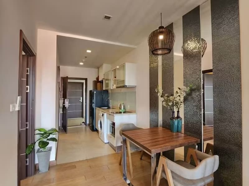 1 Bedroom Condo
