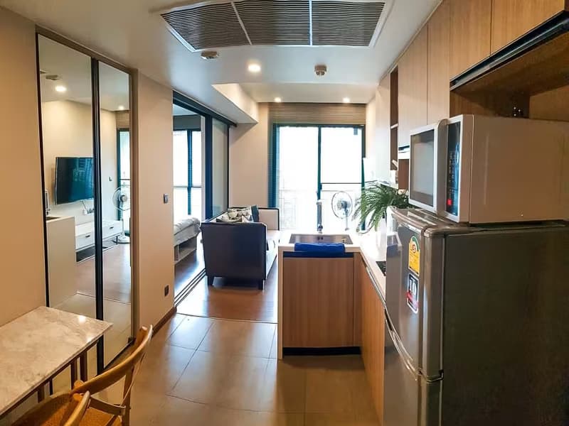 Condo for Sale, Sale w/Tenant, Rented at Na Vara Residence