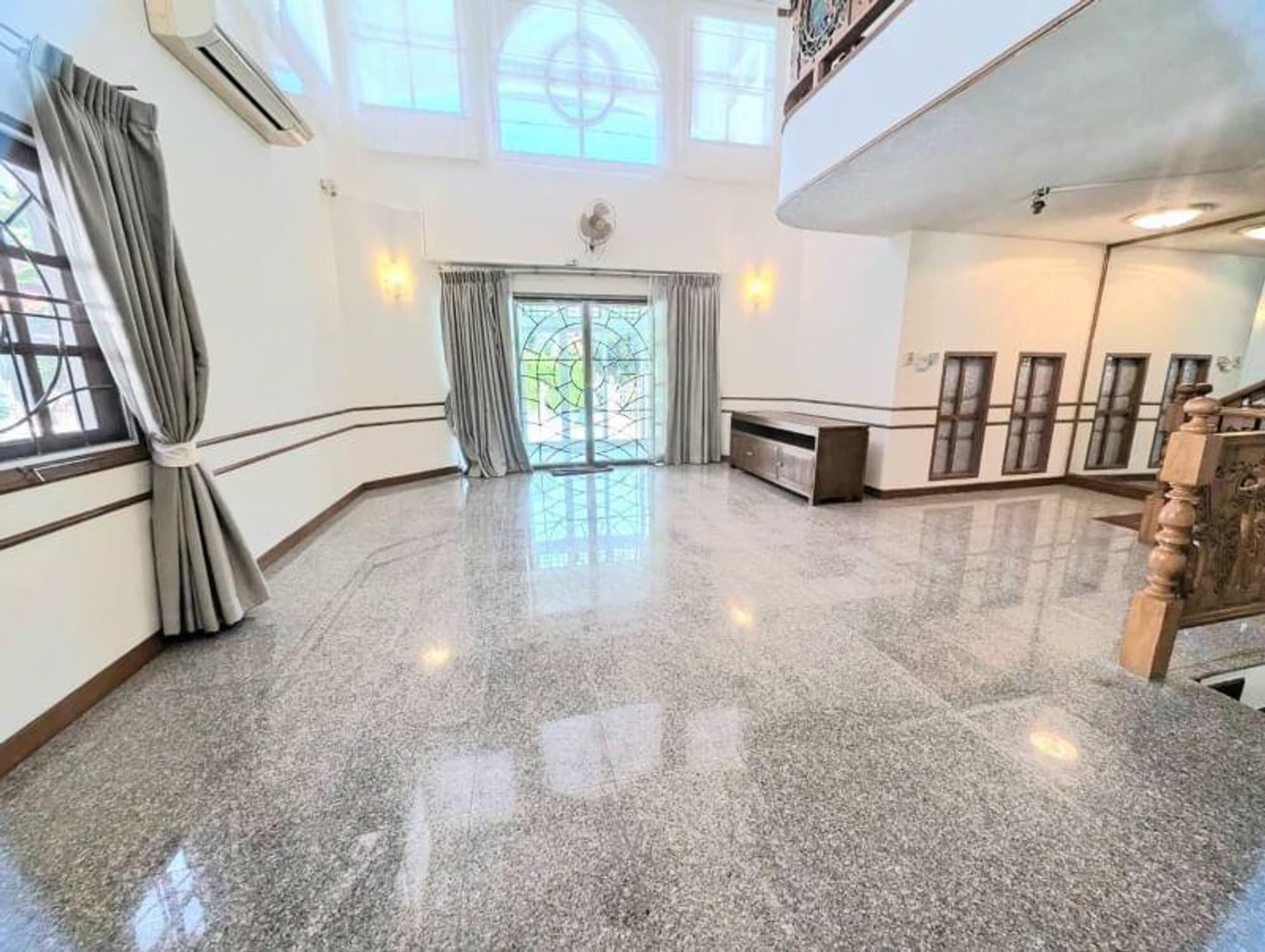 4 Bed House for Rent in Hang Dong - Image 13