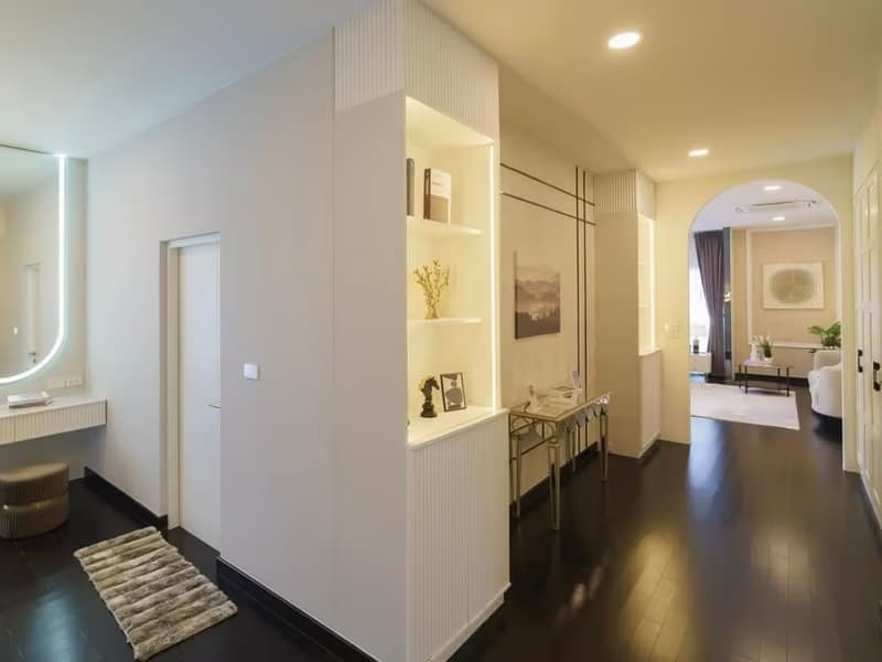 5 Bed House for Rent and Sale in Bang Phli