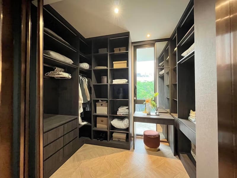 5 Bed House for Rent in Bang Na