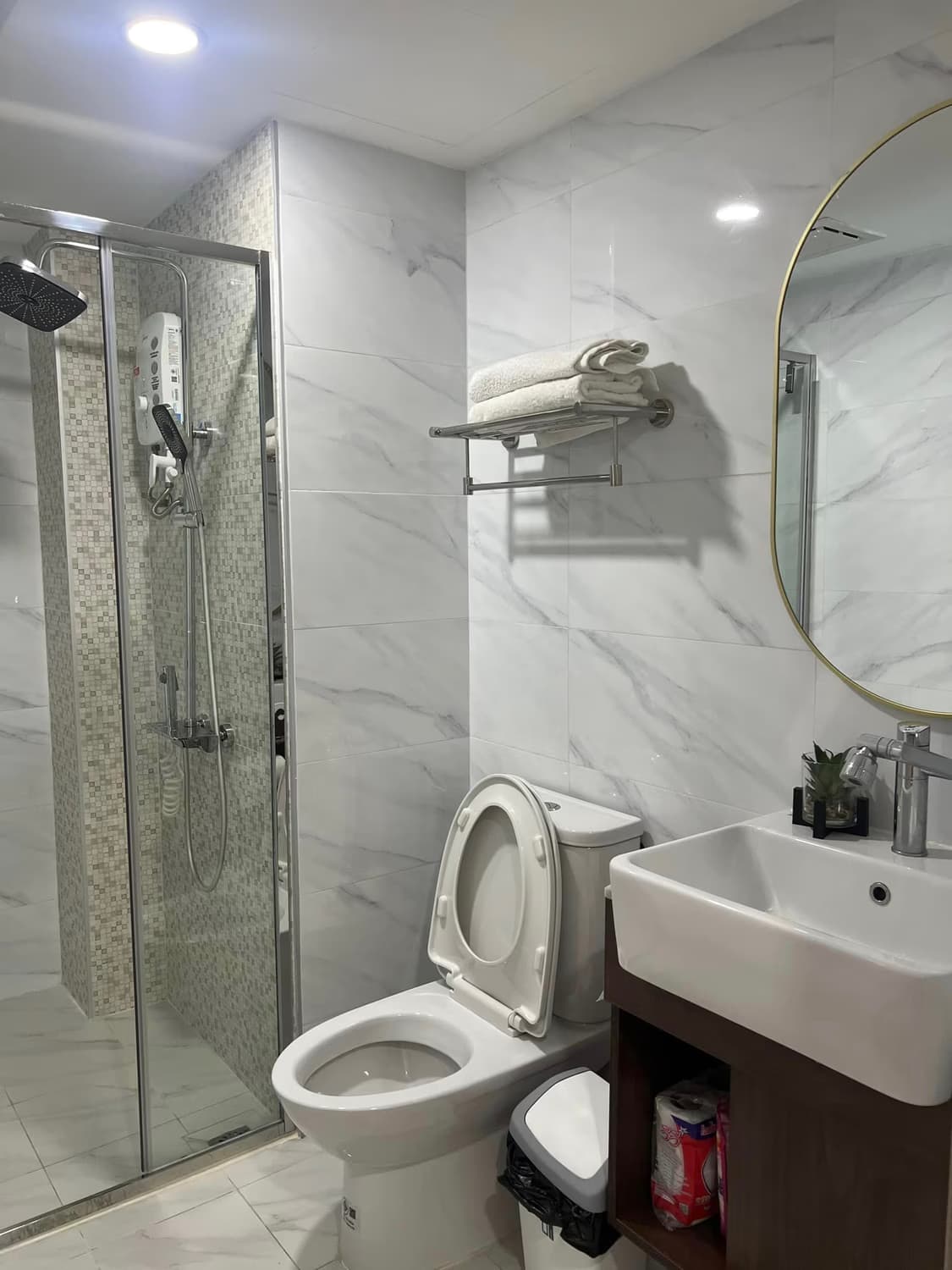 2 Bed Condo for Rent in San Sai - Image 9