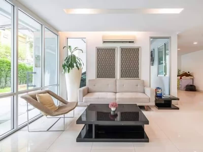 1 Bedroom Condo