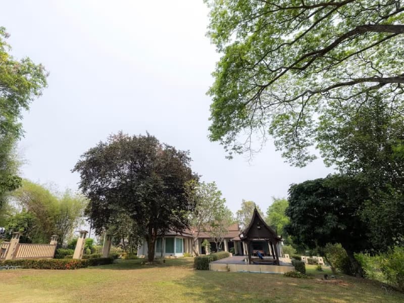6 Bed House for Sale in Hang Dong District