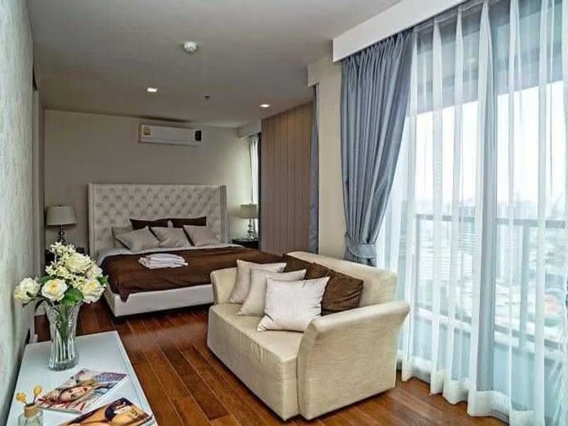 3 Bed Condo for Sale in Ratchathewi