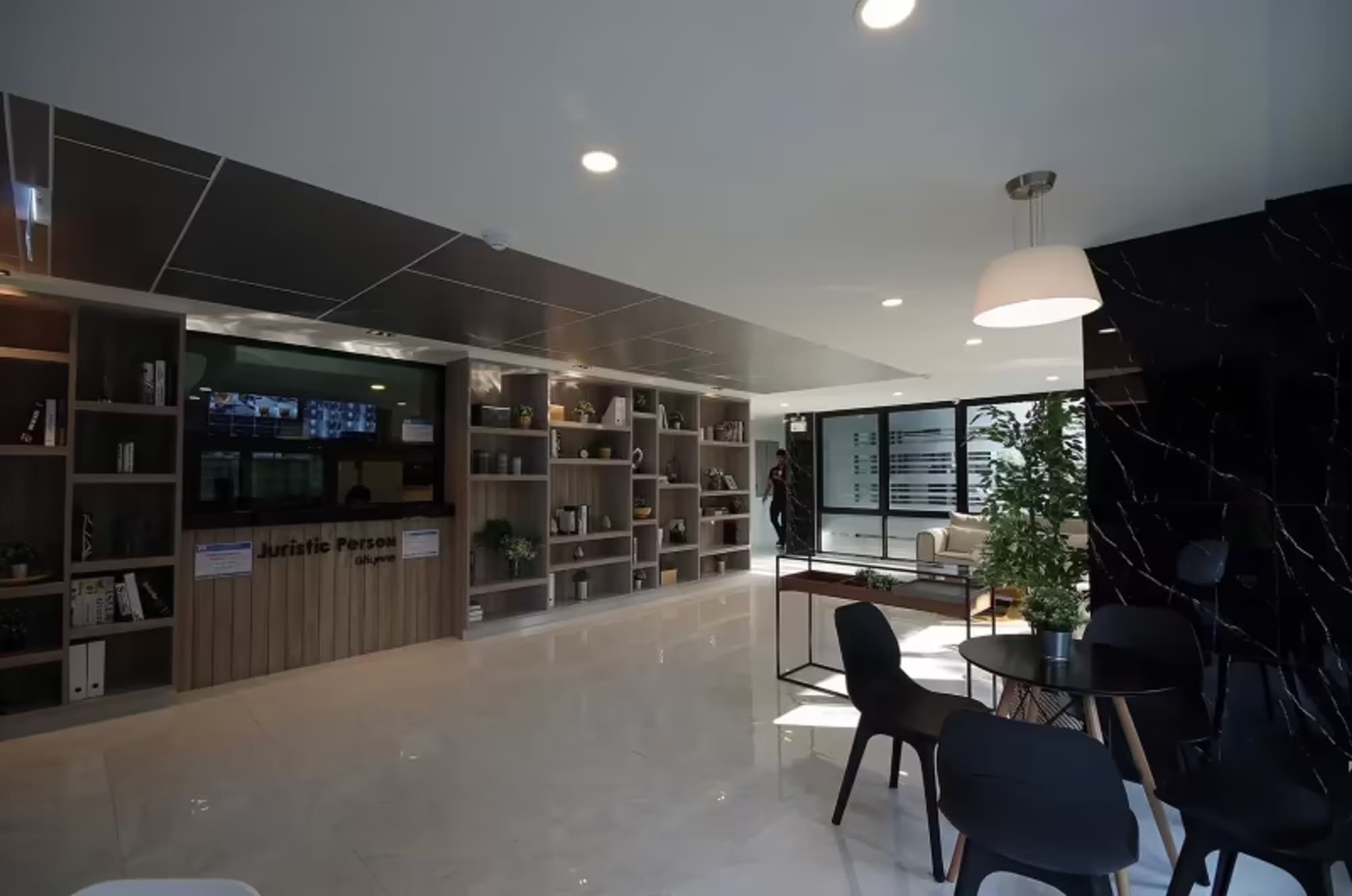 Condo for Sale/Rent at Palm Springs Royal - Image 21