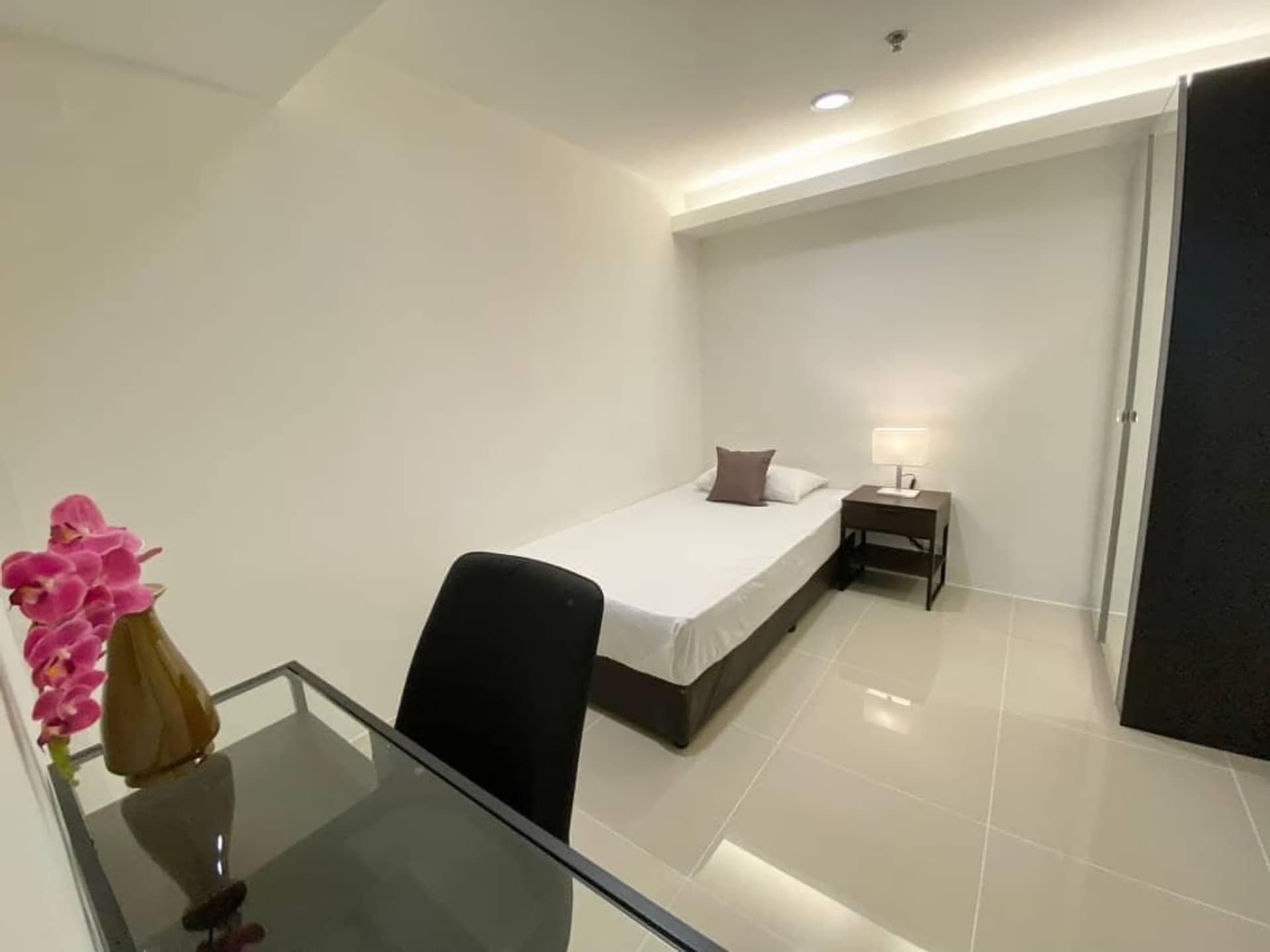 4 Bed Condo for Rent and Sale in Khlong Toei - Image 6