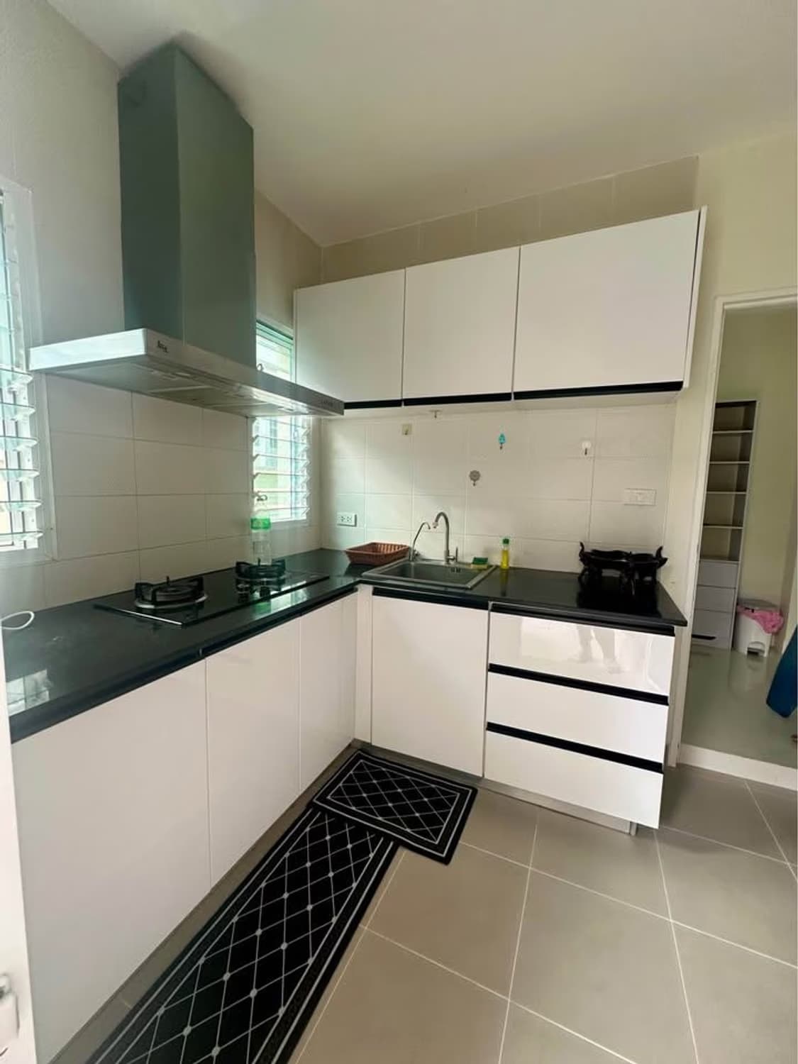 3 Bed House for Rent in Hang Dong District - Image 4