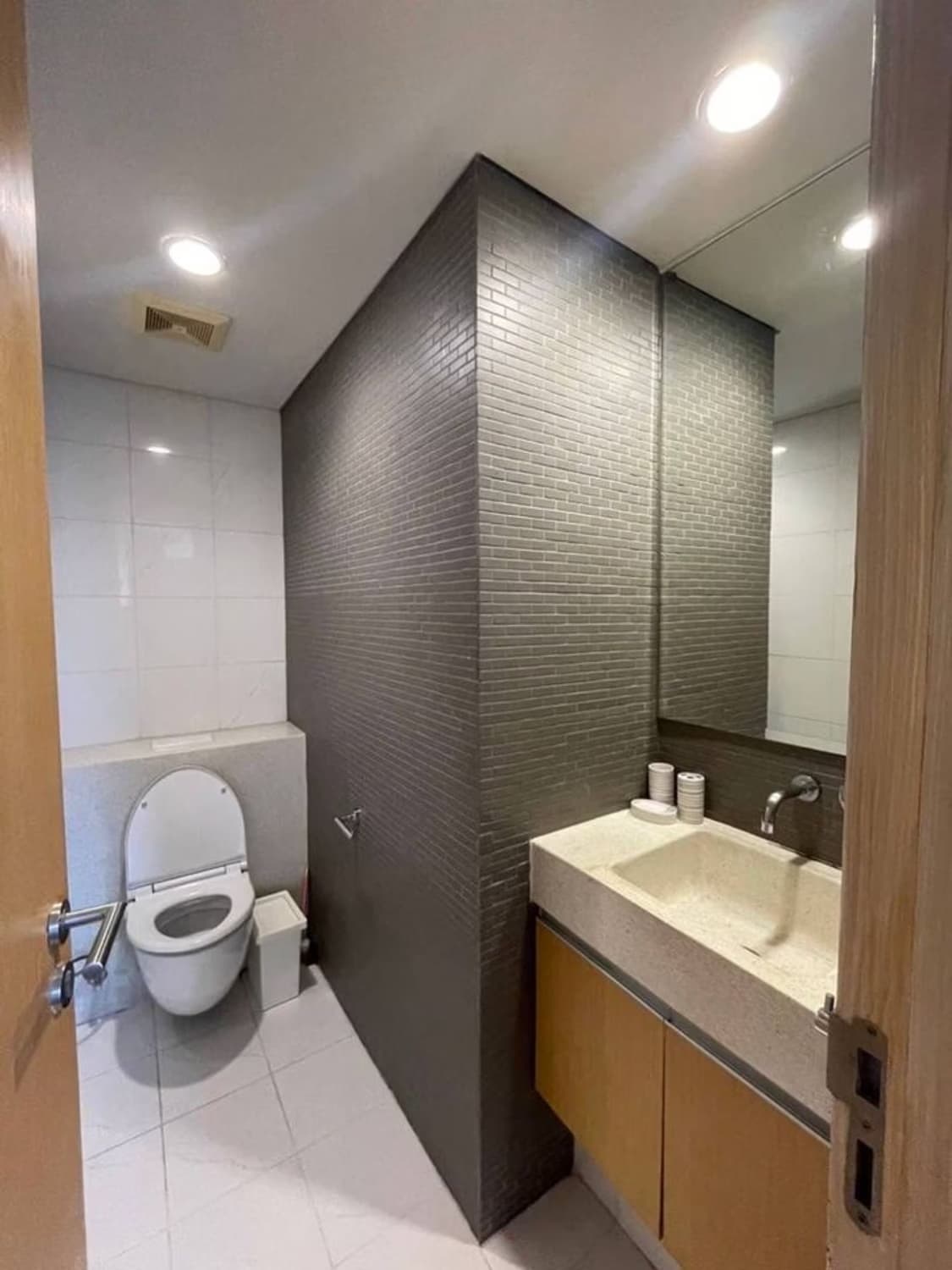 2 Bed Condo for Rent in Watthana - Image 7