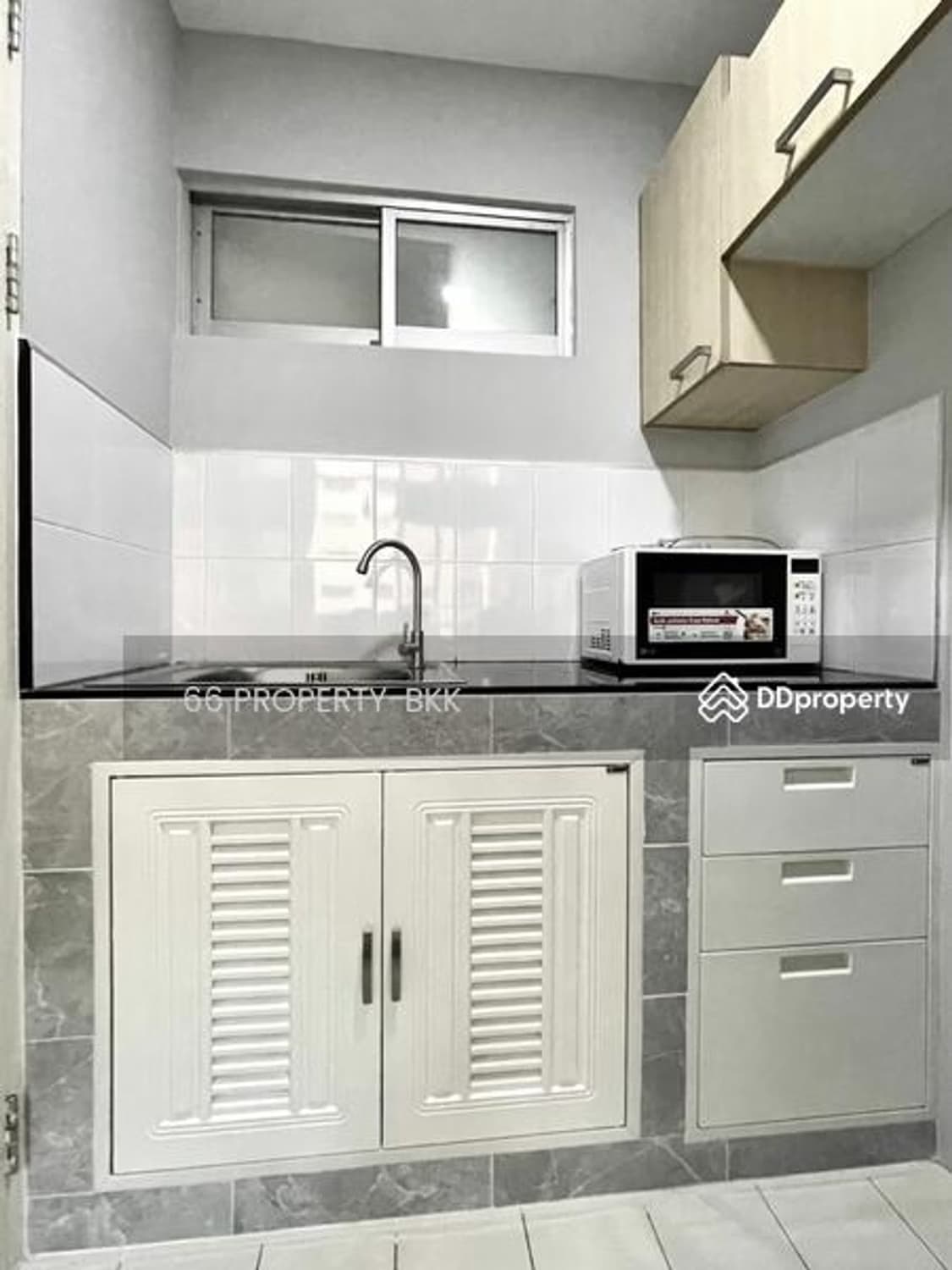  - Image 4