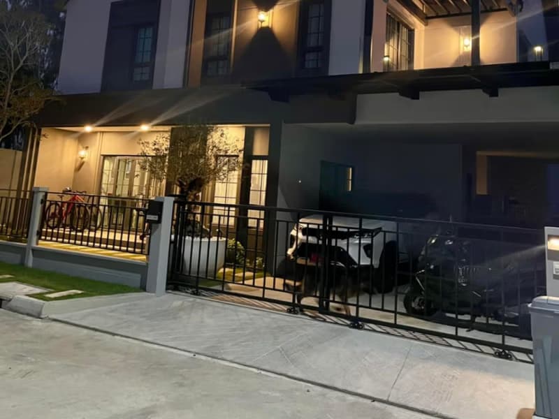 4 Bed House for Sale in Bang Phli, Samut Prakan