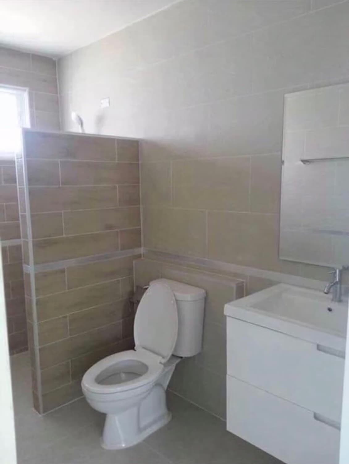 Code 1372 A single house in Harmony for rent/sale - Image 11