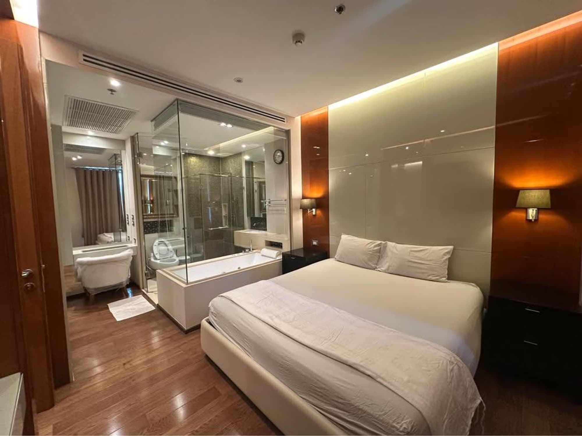 1 Bed Condo for Rent in Khlong Toei - Image 2