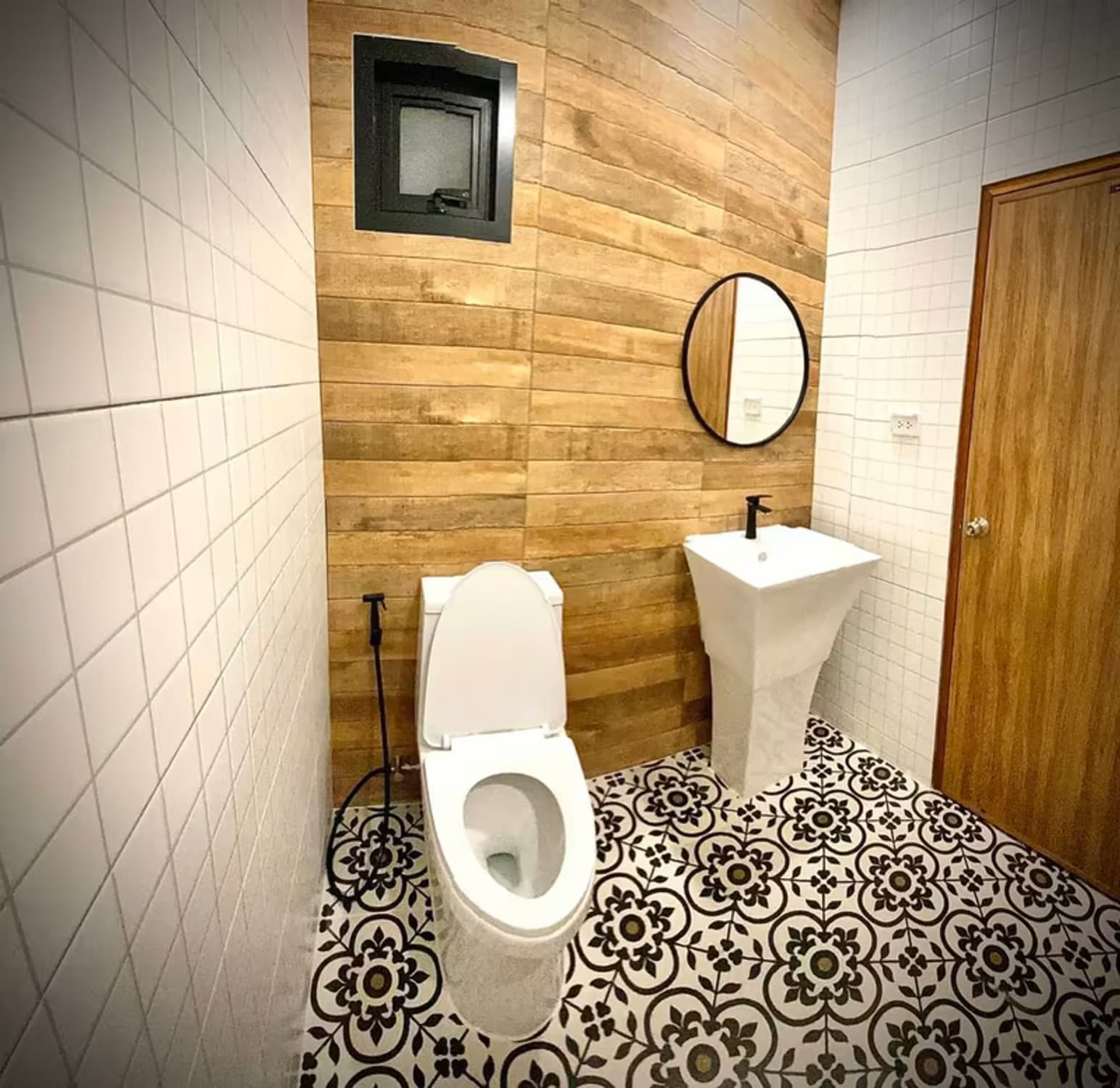 5 Bedroom House - Image 11