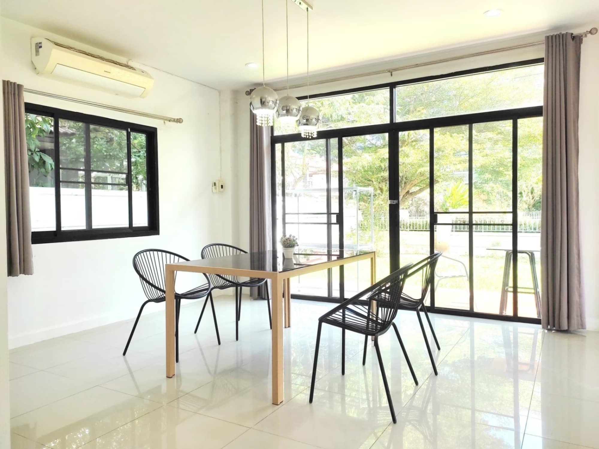 3 Bed House for Rent and Sale in San Kamphaeng - Image 3