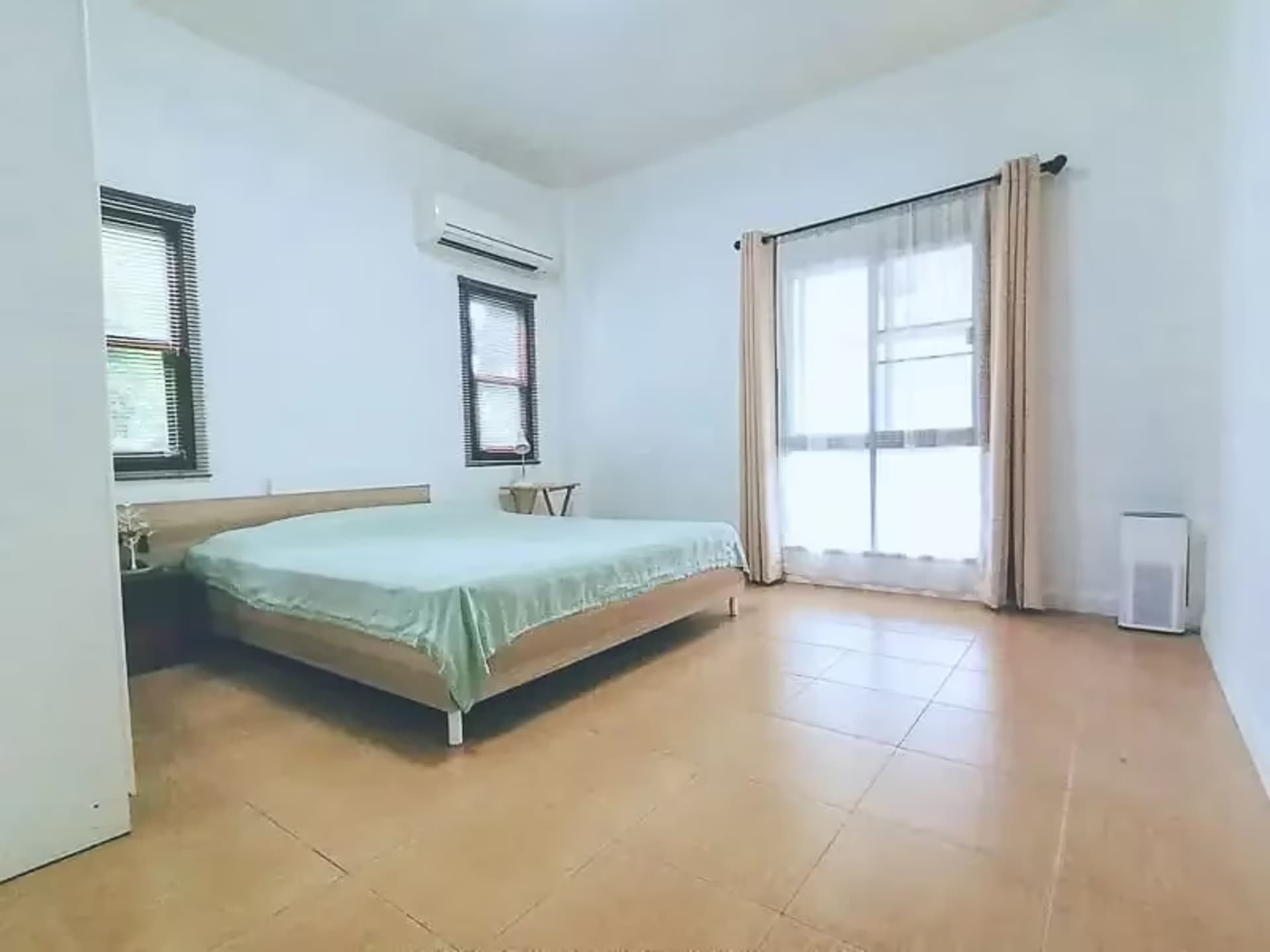 2 Bedroom House - Image 5