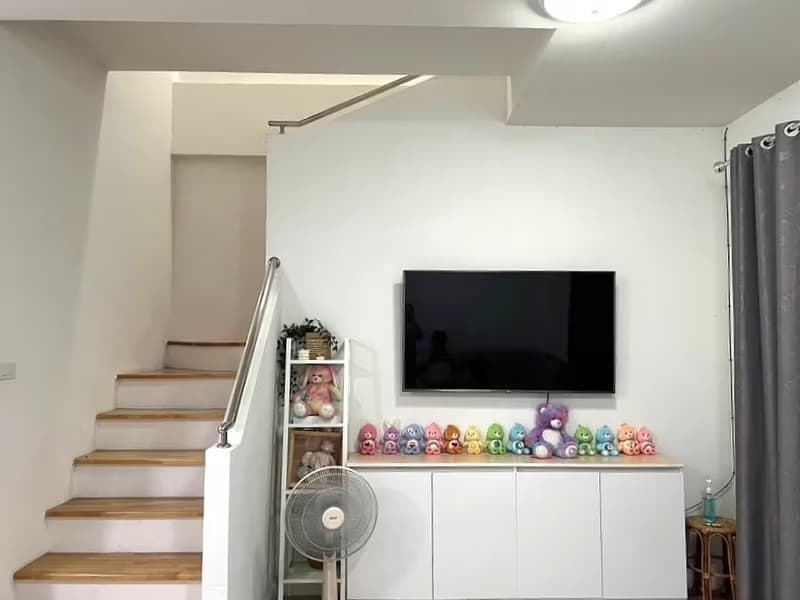 3 Bed Townhouse for Rent and Sale in Saraphi