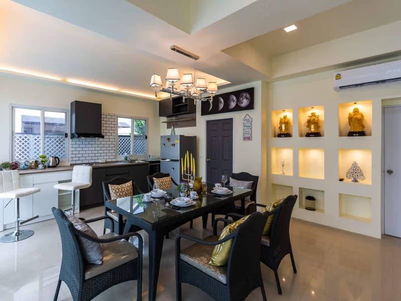 6 Bed House for Rent in Mueang Chiang Mai
