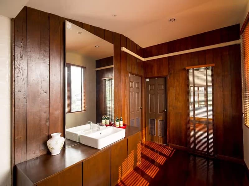 Pool Villa in Saraphi, Teak Traditional Thai Style