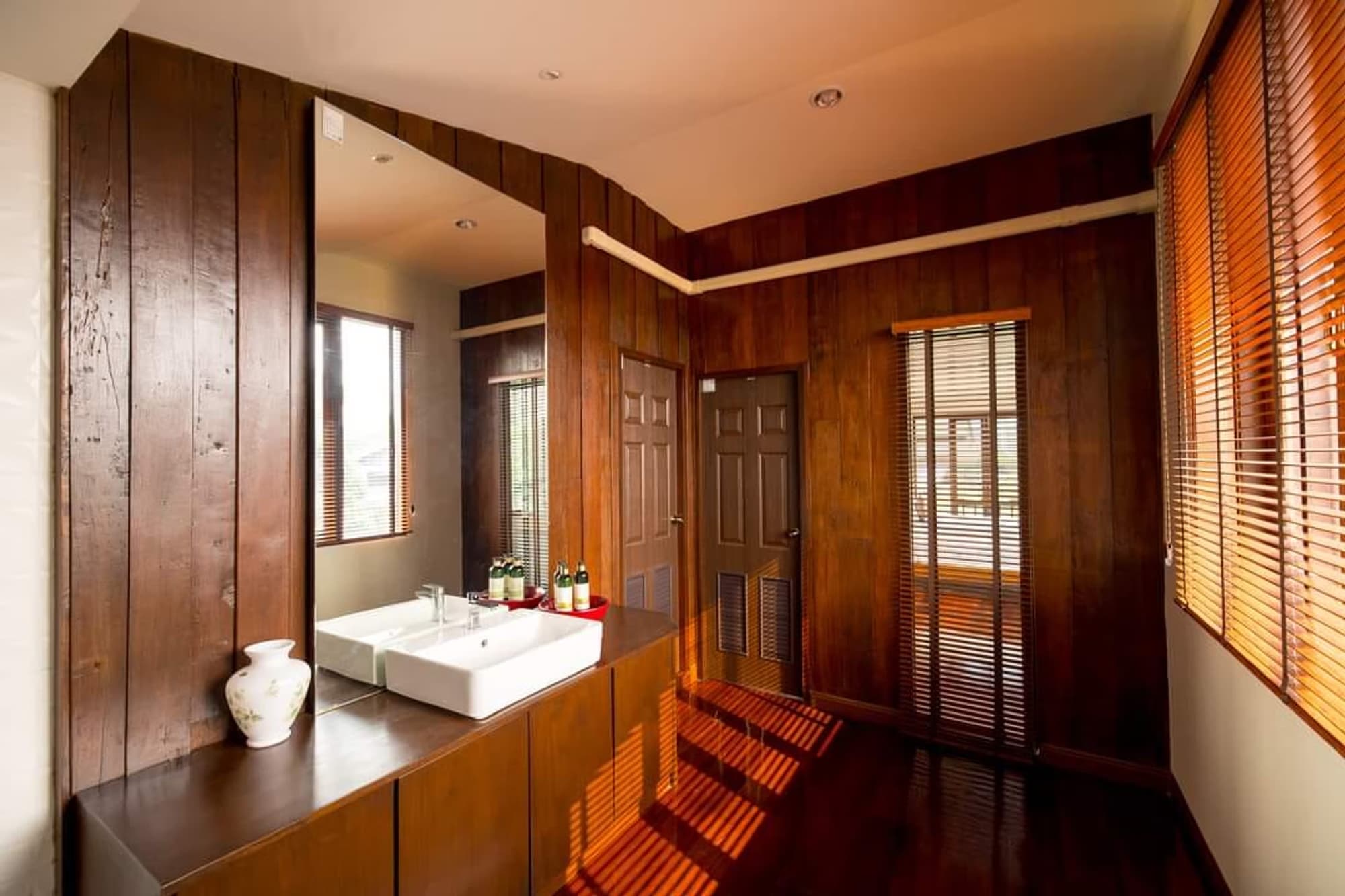 Pool Villa in Saraphi, Teak Traditional Thai Style - Image 7