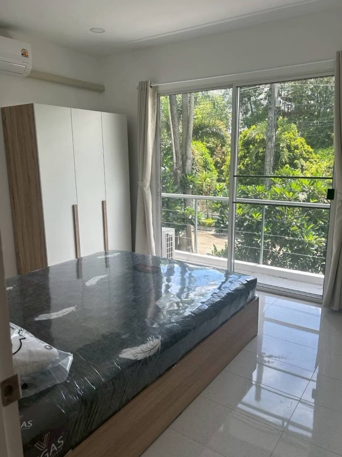 3 Bed House for Rent in Saraphi - Image 8