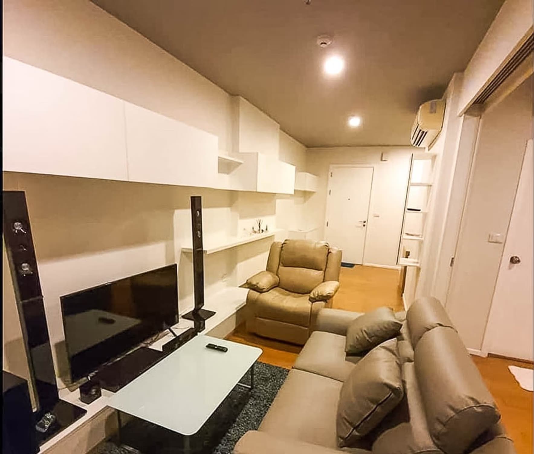 Condo for Rented at Blocs 77 - Image 1
