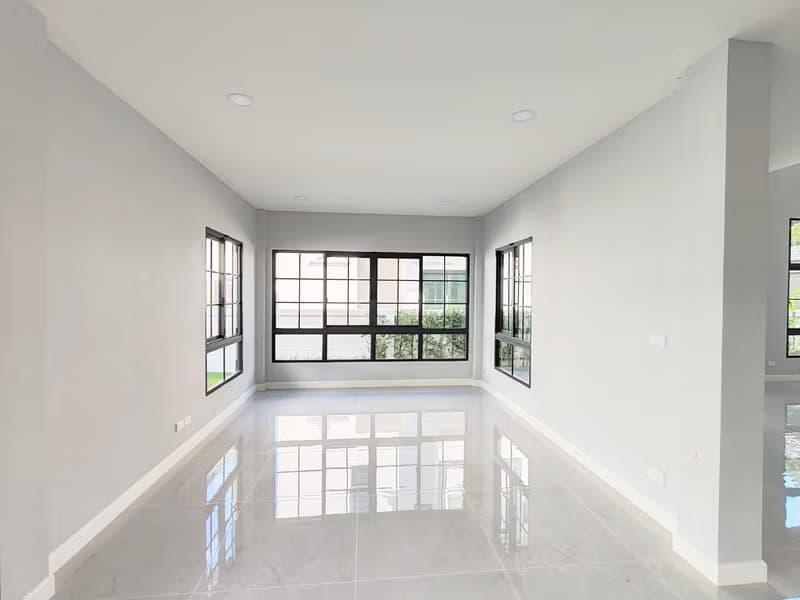 4 Bed House for Rent in Bang Phli District