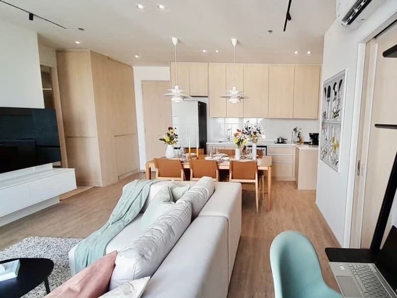 Condo for Rent at Noble State 39
