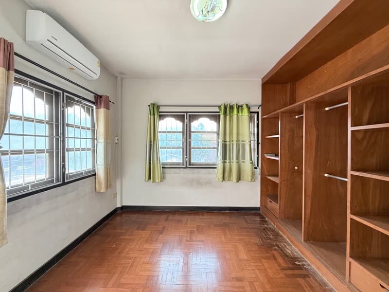 5 Bed House for Sale in San Sai