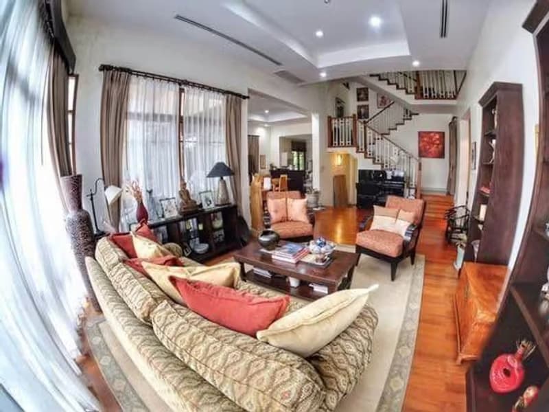5 Bedroom House