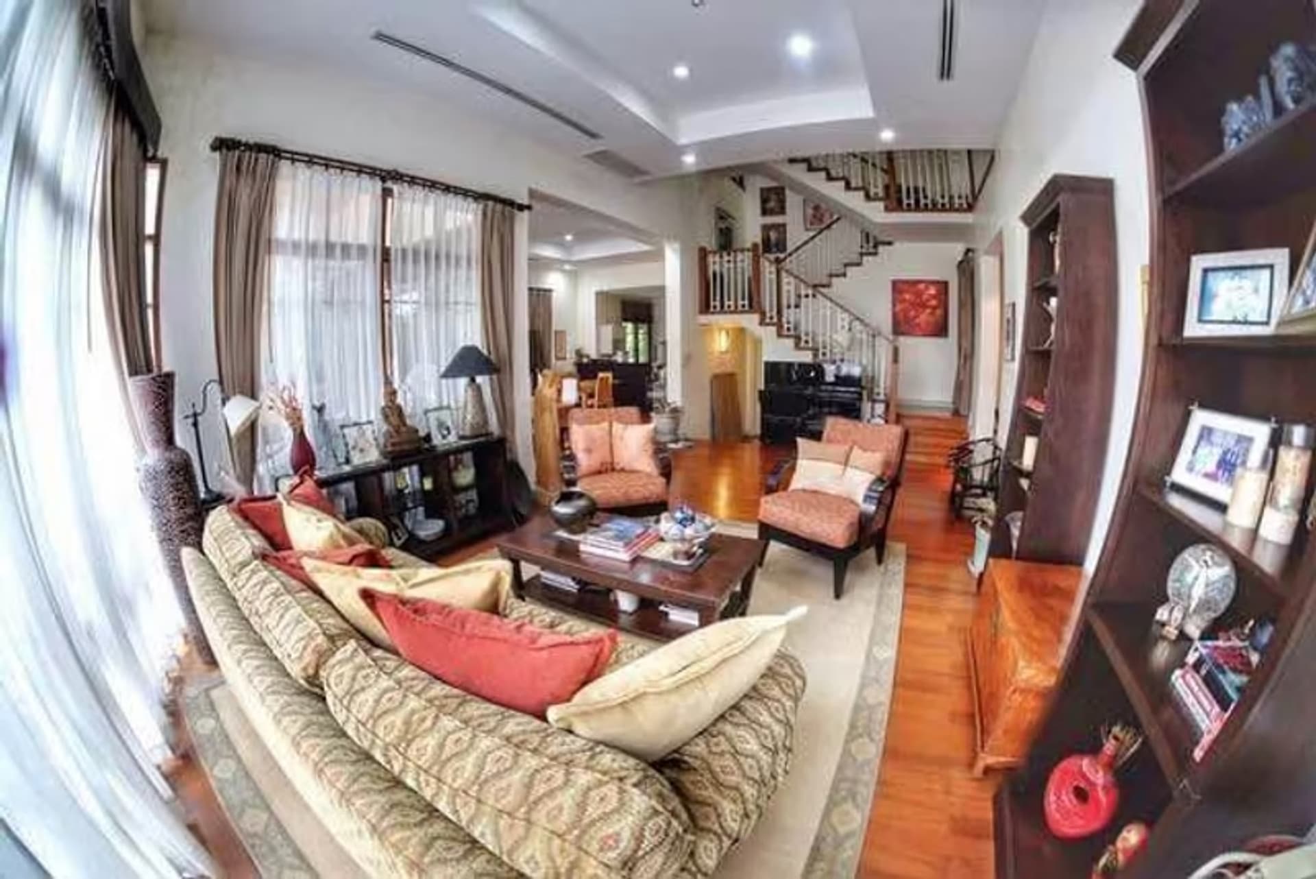 5 Bedroom House - Image 4
