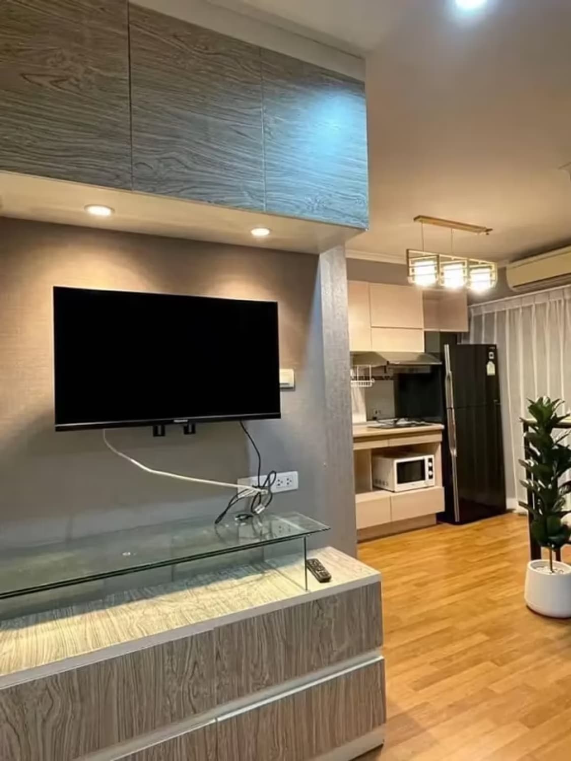 1 Bedroom Condo - Image 4