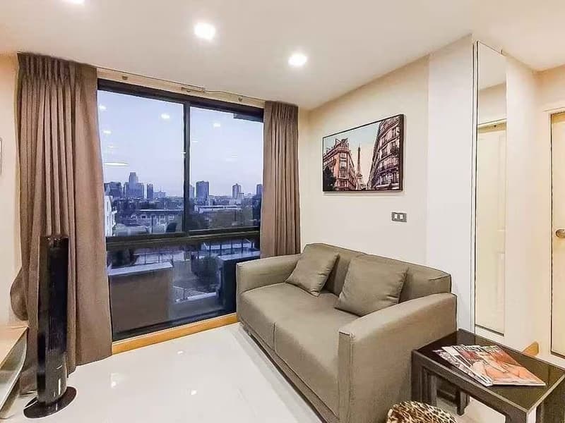 Condo for Rent at The Ace Ekamai