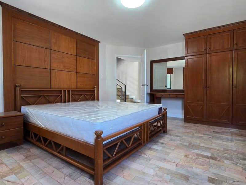 5 Bed House for Sale in Mueang Chiang Mai