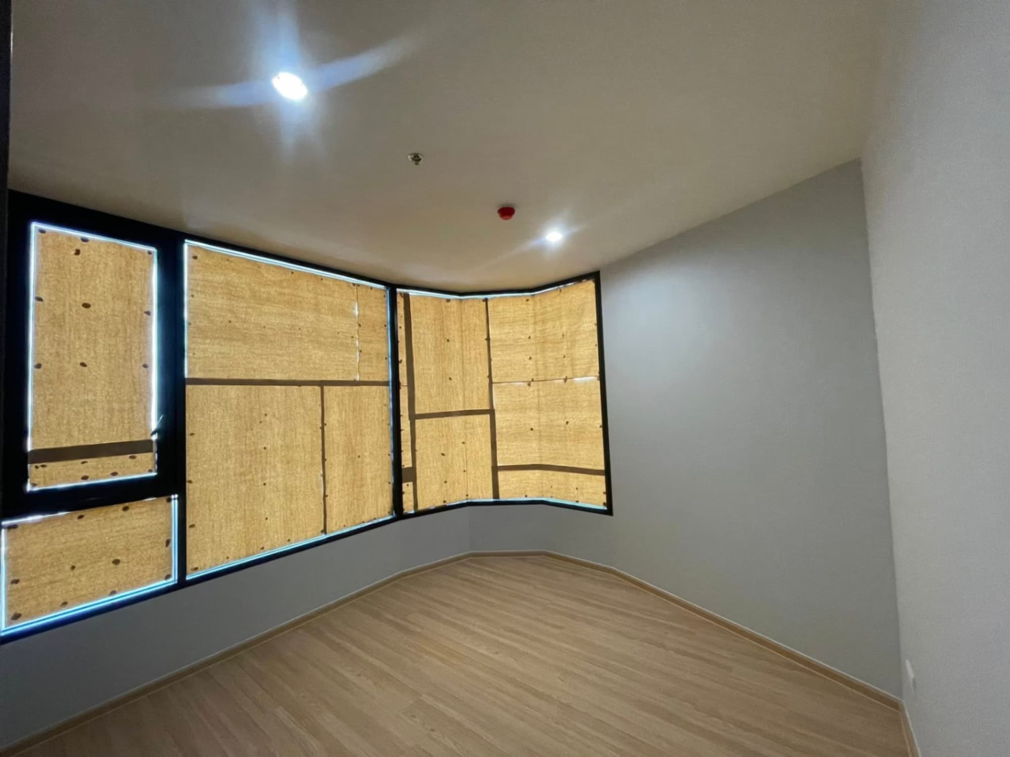 2 Bed Condo for Sale in Phra Khanong - Image 3