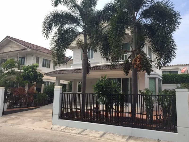 3 Bed House for Rent in Bang Bo District