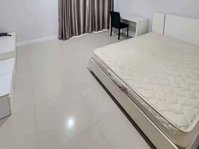 1 Bedroom Condo