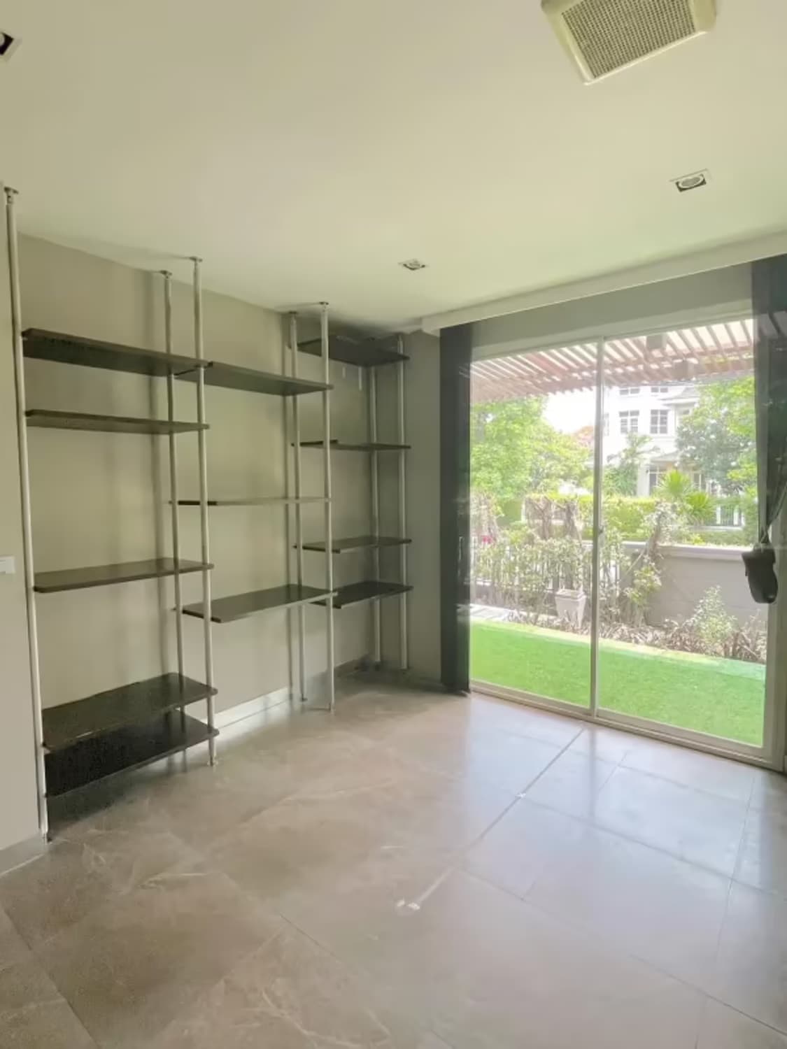 4 Bedroom House - Image 4