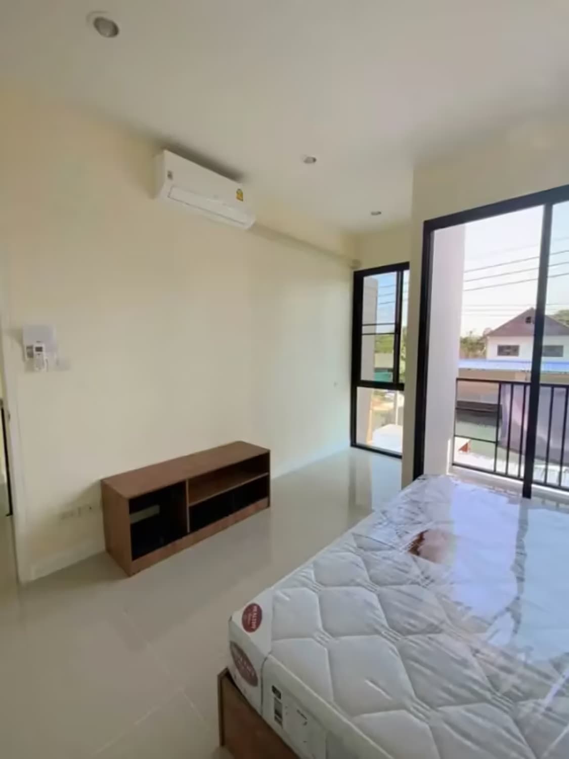 2 Bedroom House - Image 6
