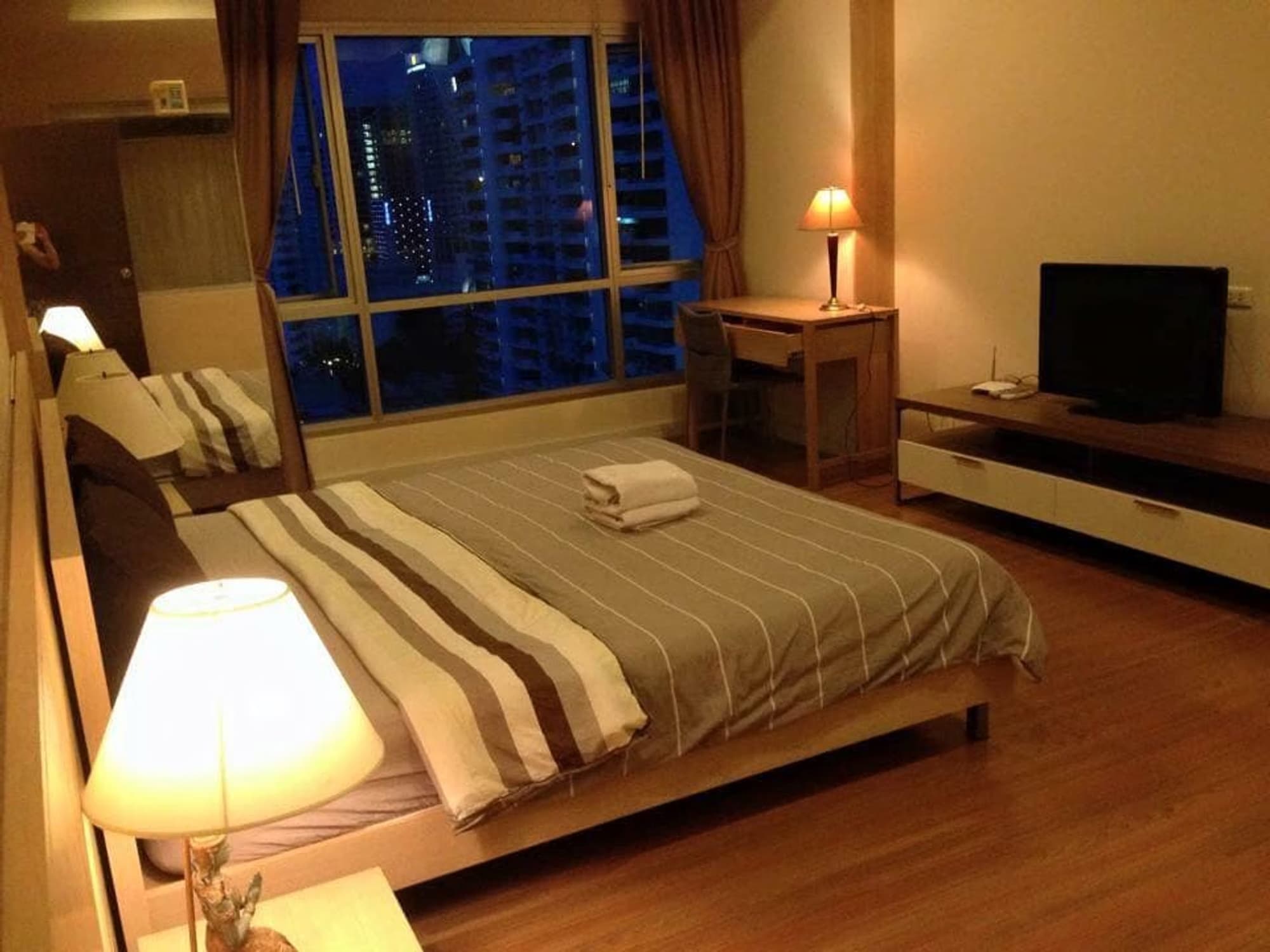 1 ห้องนอน Condo สำหรับ จำหน่าย ใกล้ Nana BTS - Image 4